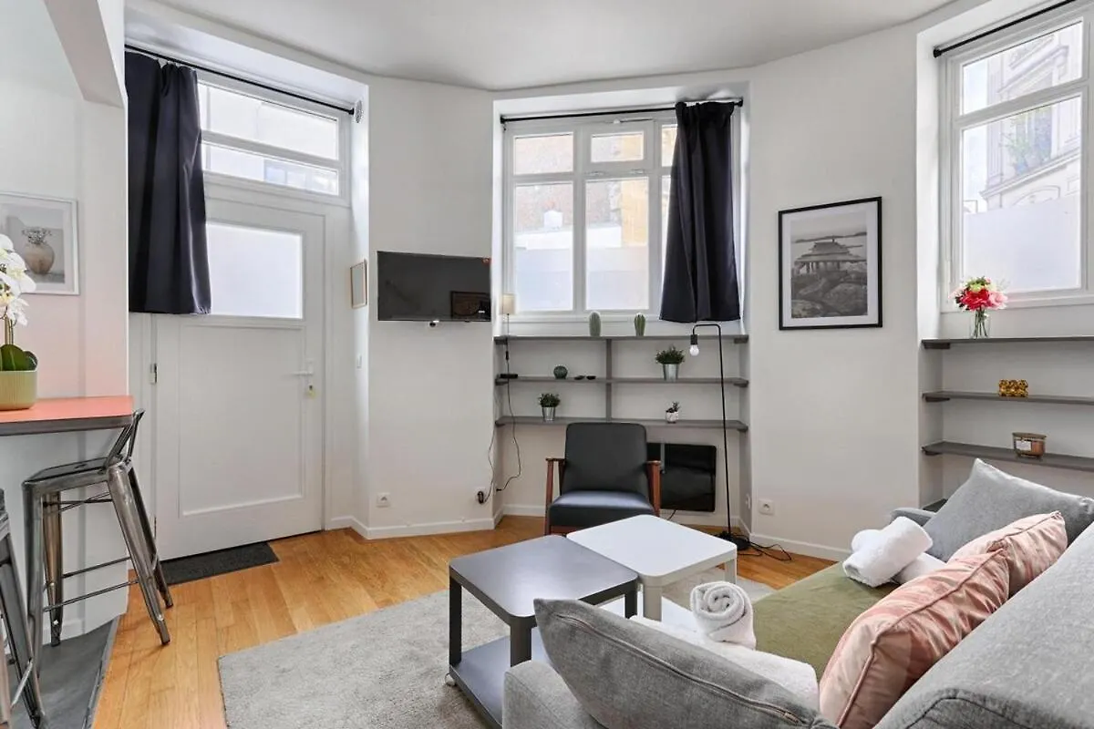 Appartement De Charme Au Coeur Des Batignolles Paris Apartment